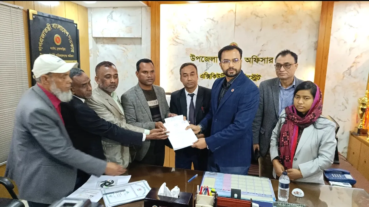 বিএনপির ছেড়ে দেয়া জোট আসনে রুমিন ফারহানার মনোনয়ন সংগ্রহ