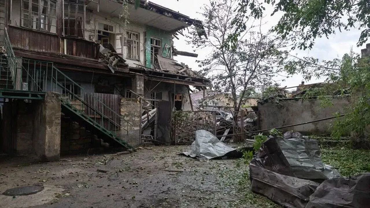 রাশিয়া ও ইউক্রেনের পাল্টাপাল্টি হামলায় নিহত ৮