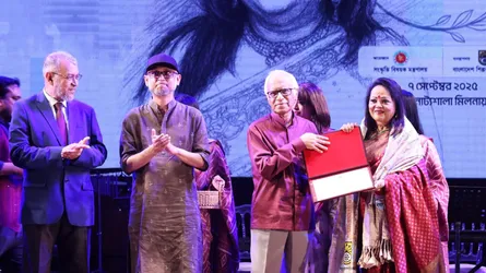সংস্কৃতি মন্ত্রণালয়ের সংবর্ধনায় ভূষিত সাবিনা ইয়াসমিন