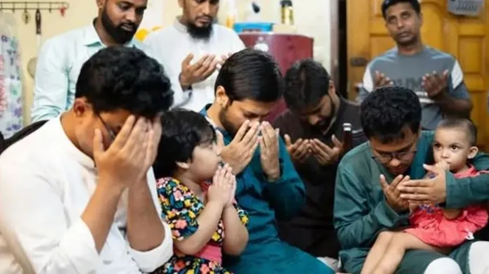 সাংবাদিক শিবলীর পরিবারের পাশে সাদিক-ফরহাদ, ২ লাখ টাকা অনুদান