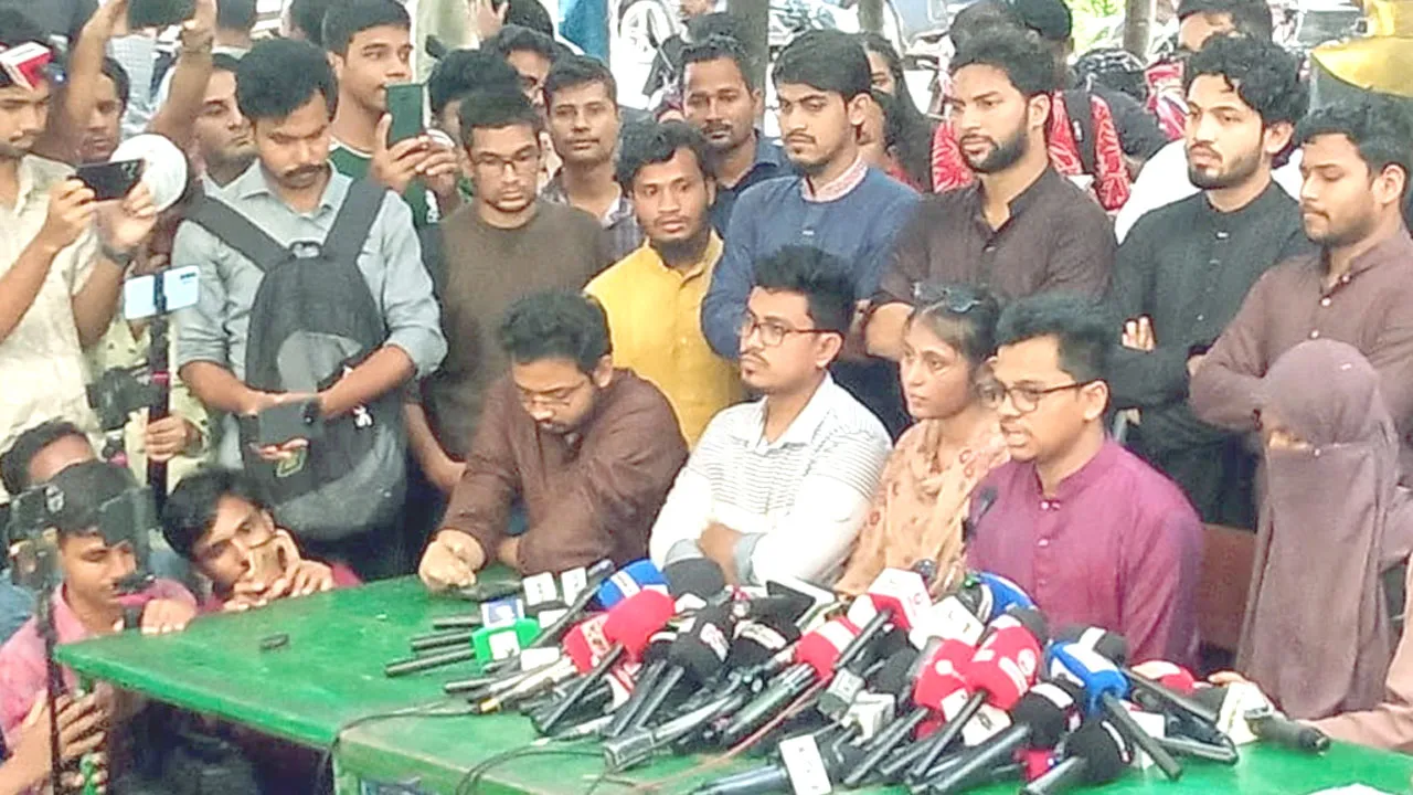 এক ছবির জন্য শিবির বলছে, অথচ প্রোফাইলে ছাত্রদল নিয়ে ১০টির বেশি পোস্ট : সাদিক