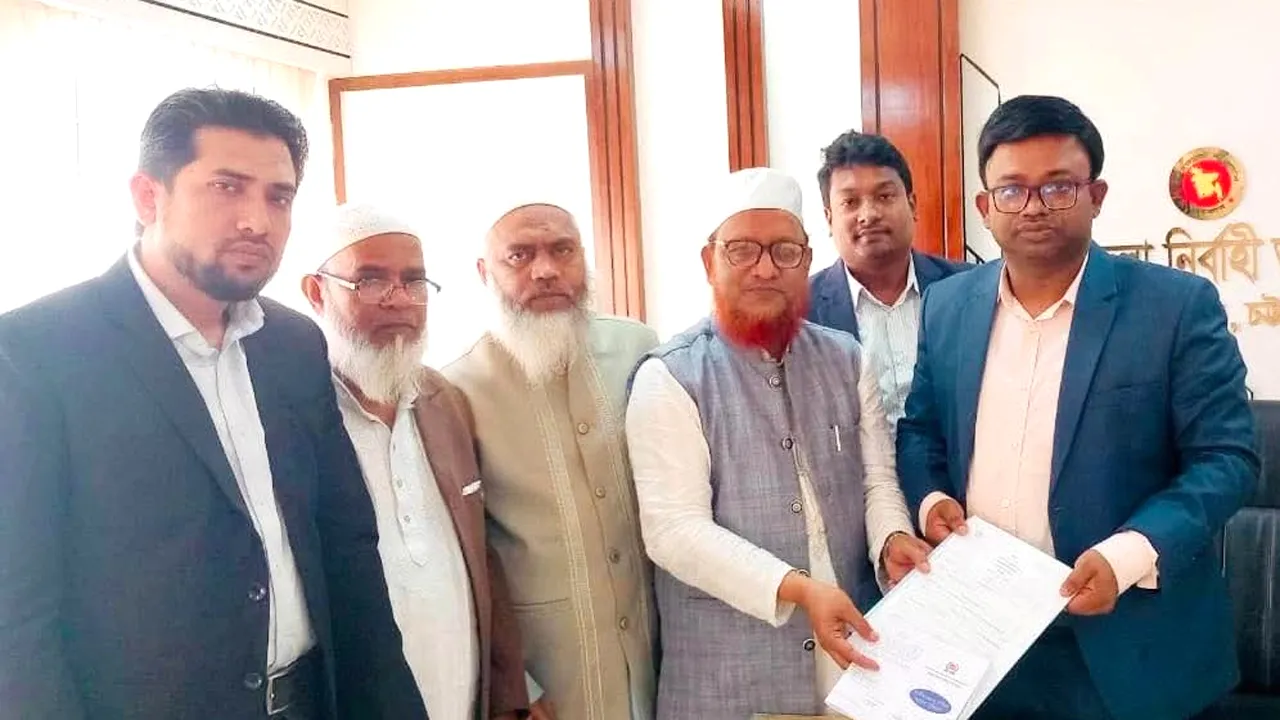 চট্টগ্রাম-১৫ আসনে জামায়াত প্রার্থীর পক্ষে মনোনয়নপত্র সংগ্রহ