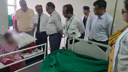 মাইলস্টোন বিমান দুর্ঘটনায় আহত শিক্ষার্থীদের দেখতে হাসপাতালে স্বাস্থ্য সচিব