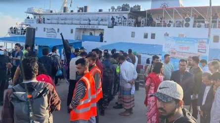 সেন্টমার্টিনে প্রথম যাত্রায়  তিন জাহাজে ১১৭৪ যাত্রী