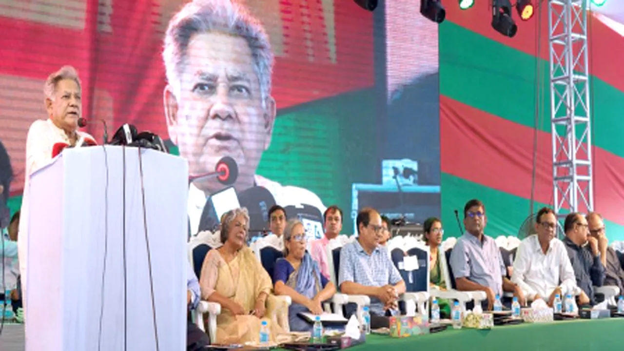 শ্রমিকদের সকল যৌক্তিক দাবি মেনে নেয়া হবে : শ্রম উপদেষ্টা