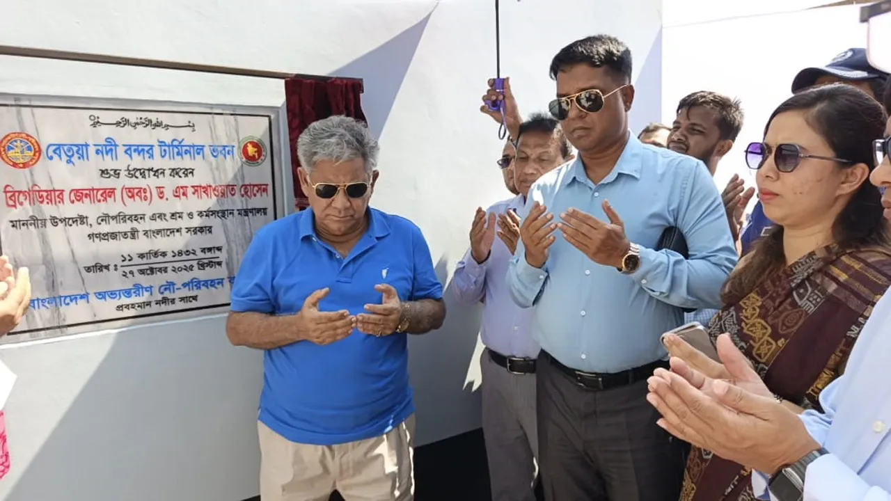 নির্বাচন নিয়ে বিভ্রান্তি নয়, সরকার প্রস্তুত রয়েছে : উপদেষ্টা সাখাওয়াত