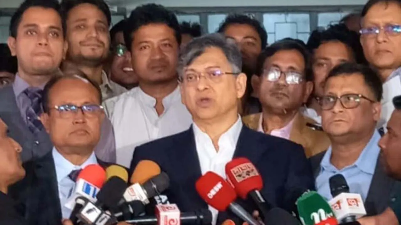 অপরাধ বিবেচনায় হাসিনার সাজা যথেষ্ট নয়, তবে ভবিষ্যতের জন্য মাইলফলক