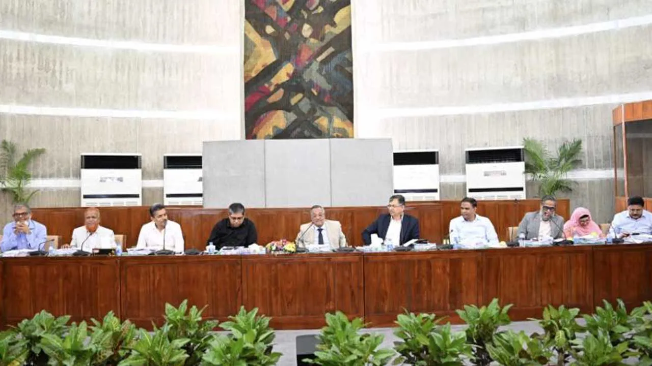 পুলিশে নিয়োগে দলীয় প্রভাব বিবেচনা করেনি সরকার : স্বরাষ্ট্রমন্ত্রী