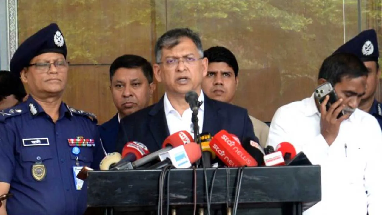 লুণ্ঠিত ও অবৈধ অস্ত্র উদ্ধারে নতুন পুরস্কার ঘোষণা স্বরাষ্ট্রমন্ত্রীর