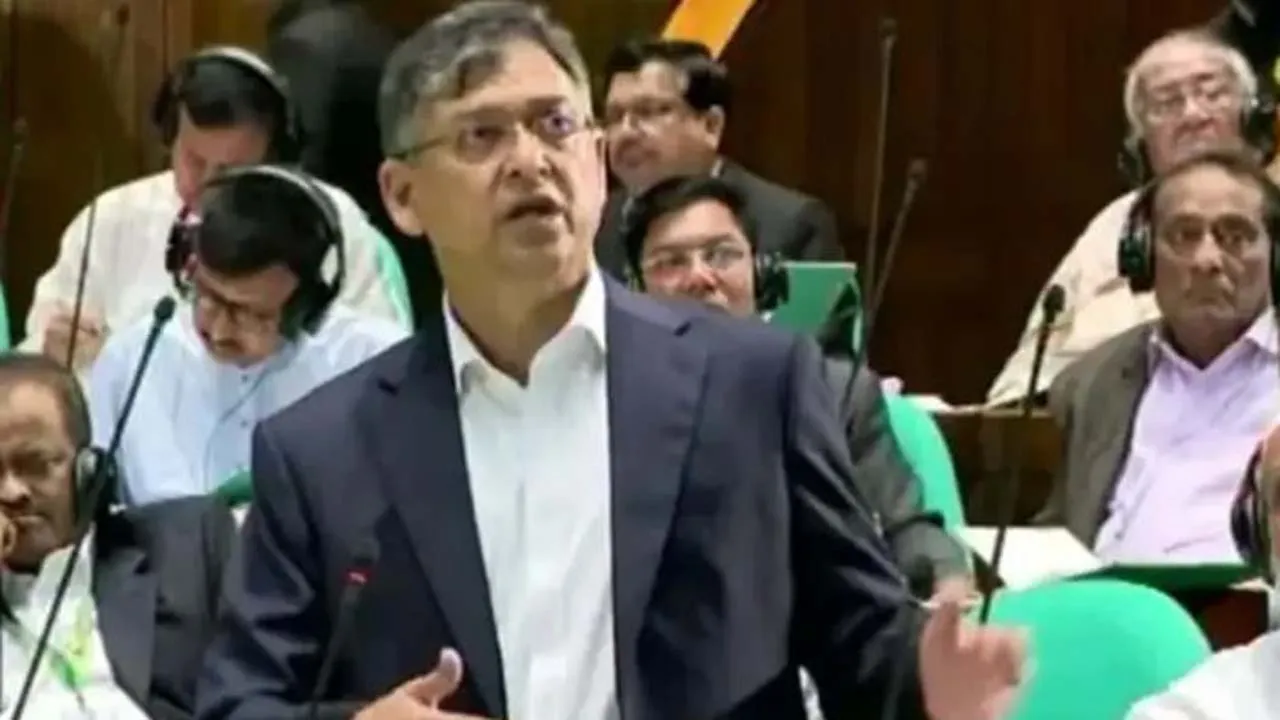 গণভোটের রায় বাস্তবায়ন করার আগে সংবিধানে সংশোধন আনতে হবে : স্বরাষ্ট্রমন্ত্রী