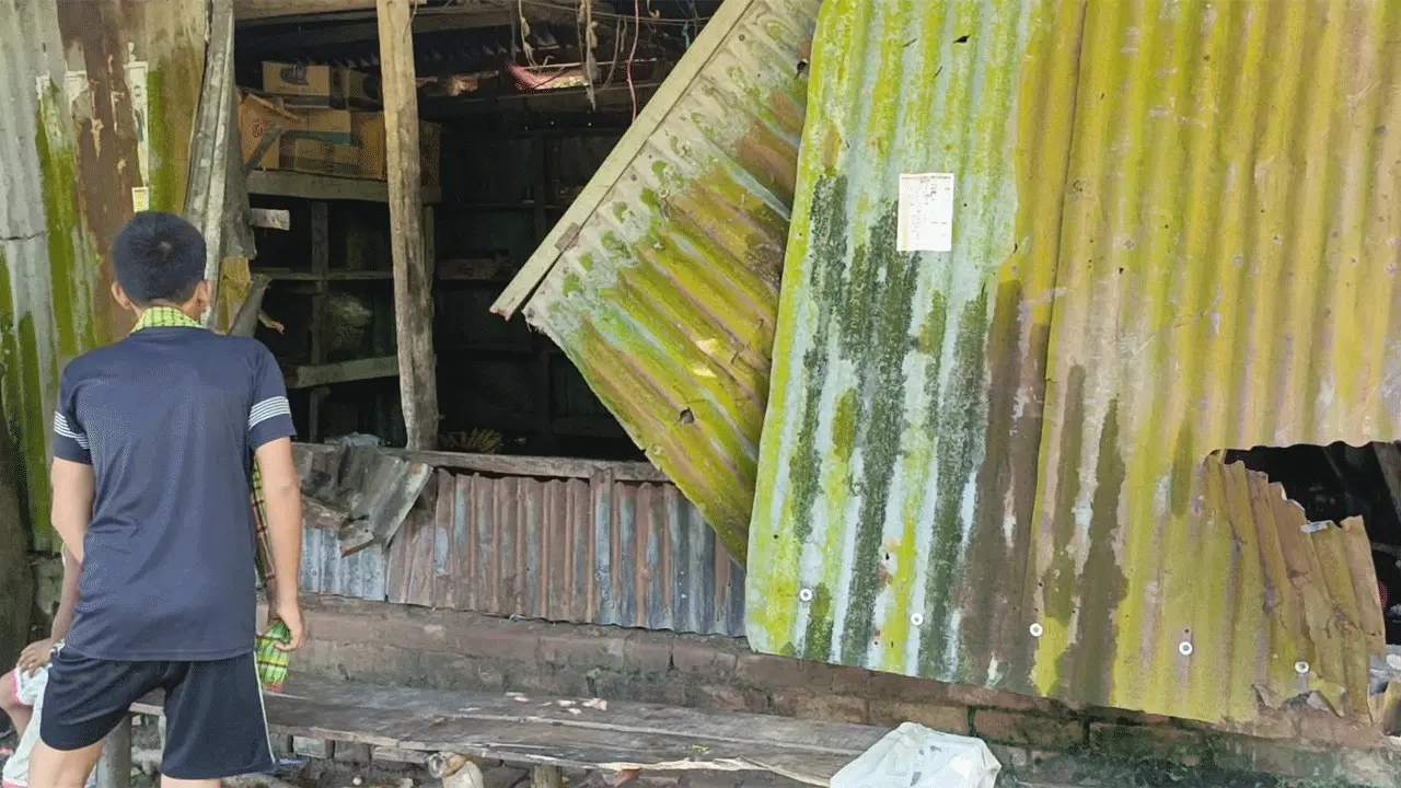 সালথায় দু’পক্ষের সংঘর্ষে বাড়িঘর ভাঙচুর, আহত ৬