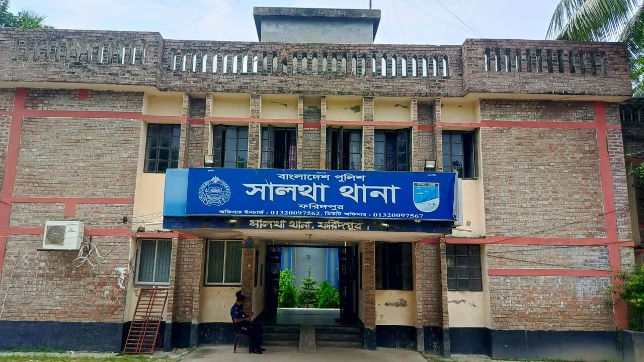 সালথায় ট্রলিচাপায় শিশু নিহত