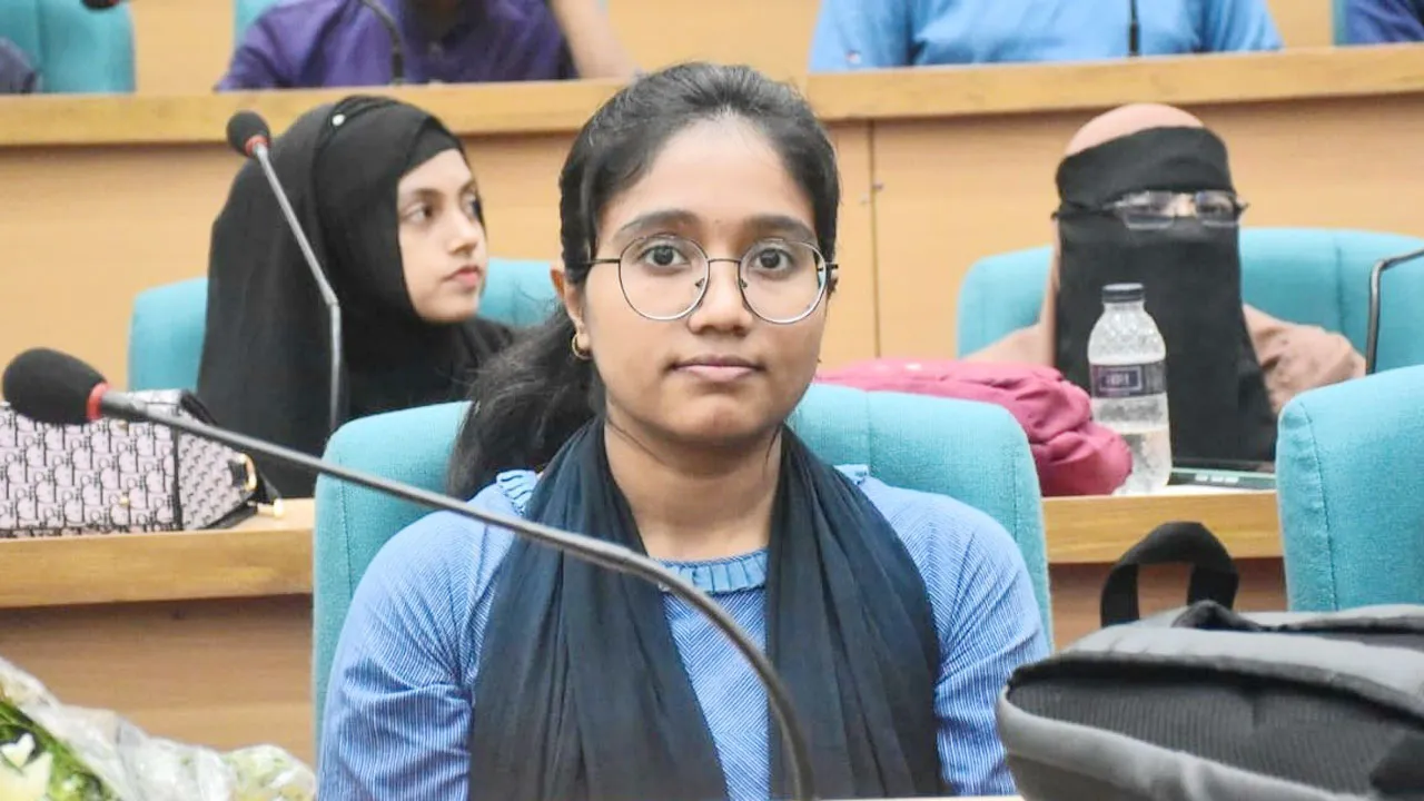 ডাকসু নির্বাচনে সানজিদা আহমেদ তন্বির ইশতেহার ঘোষণা