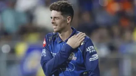 এক মাস মাঠের বাইরে স্যান্টনার