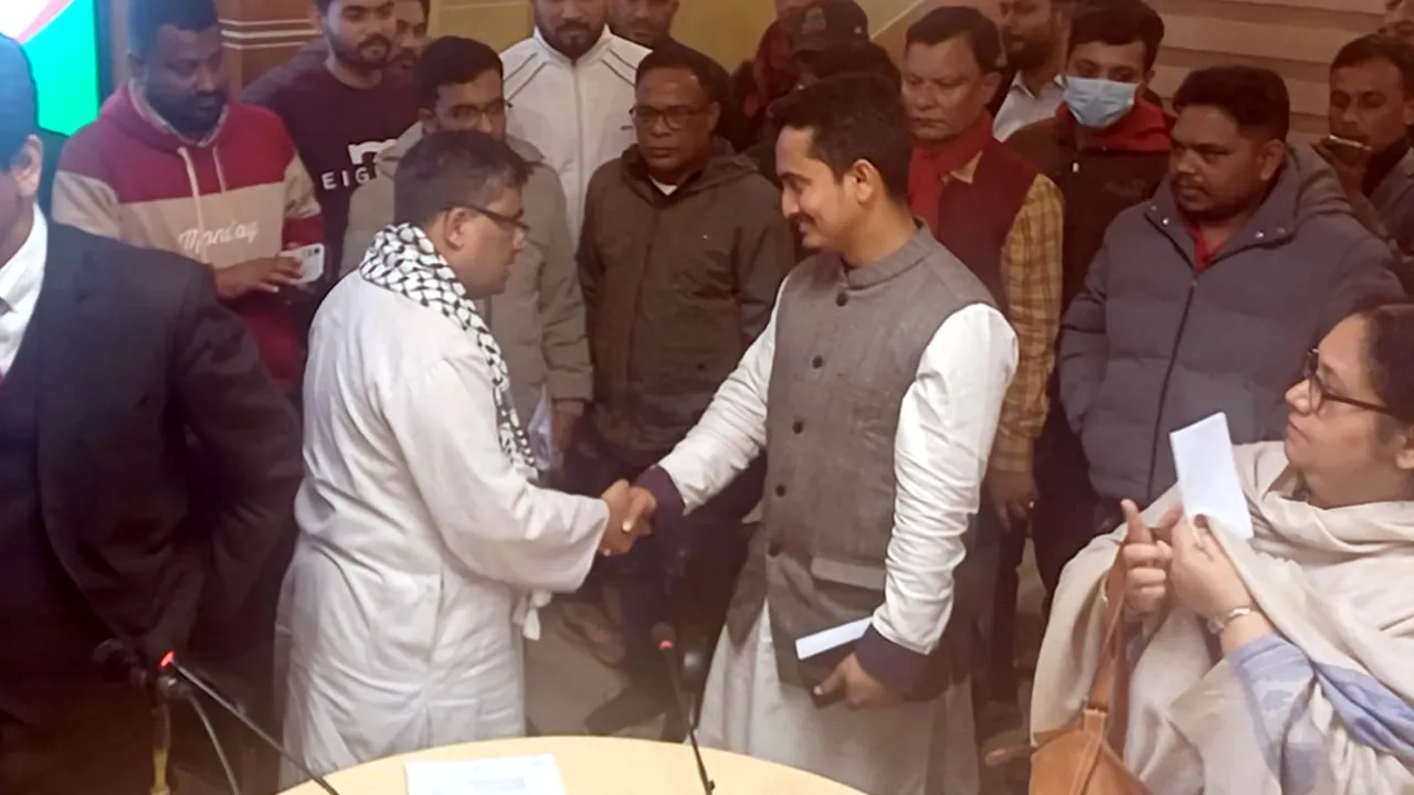বিজয়ী প্রতিদ্বন্দ্বীকে অভিনন্দন সারজিসের