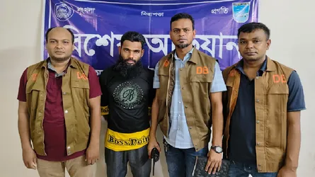 সাভারে বিপুল পরিমাণ টিসিবি পণ্যসহ ট্রাক জব্দ, ড্রাইভার গ্রেফতার