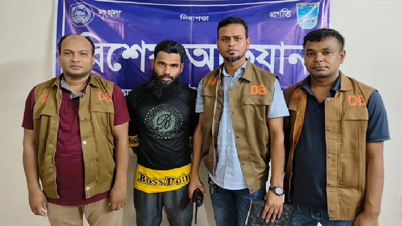 সাভারে বিপুল পরিমাণ টিসিবি পণ্যসহ ট্রাক জব্দ, ড্রাইভার গ্রেফতার