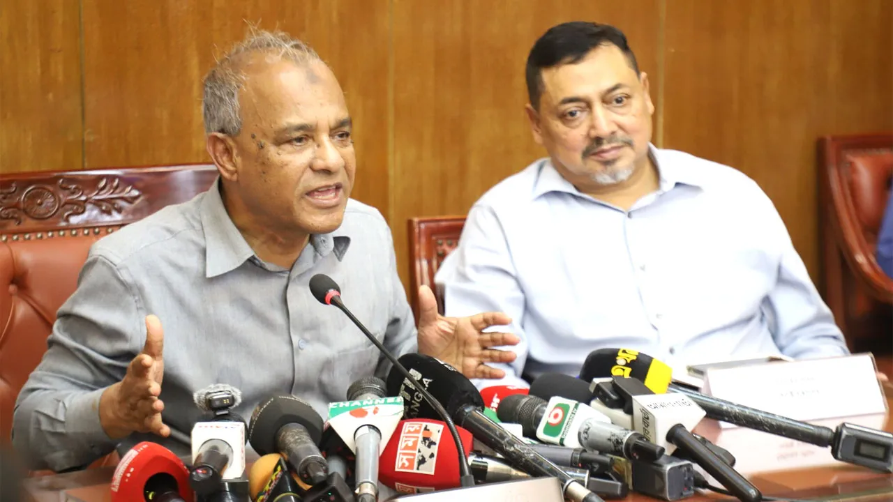 সন্ত্রাসীদের স্থান এদেশে হবে না : স্বরাষ্ট্র উপদেষ্টা