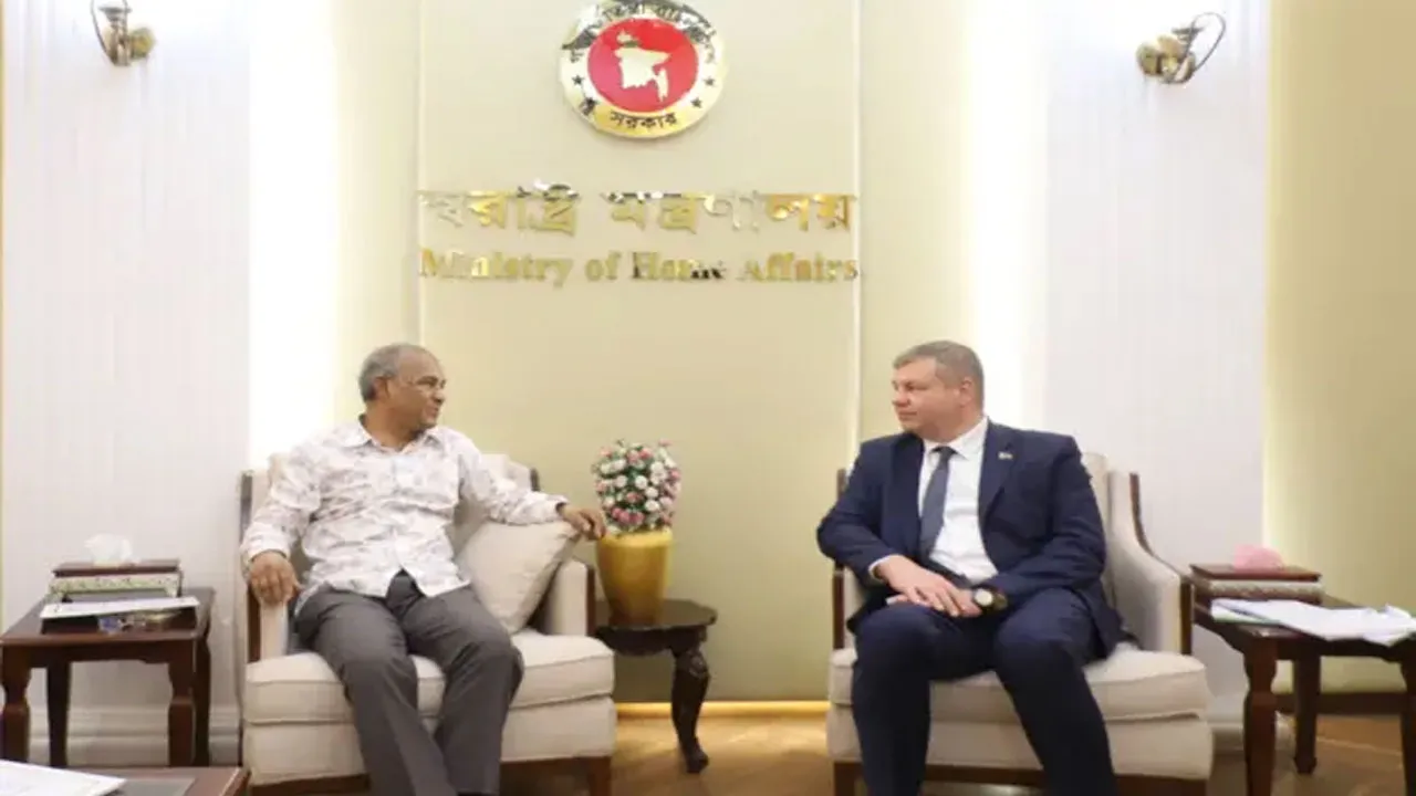 বেলারুশকে ঢাকায় দূতাবাস খোলার অনুরোধ স্বরাষ্ট্র উপদেষ্টার