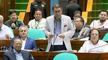 বিনা প্রেসক্রিপশনে অ্যান্টিবায়োটিক বিক্রি রোধে কঠোর অভিযান চলবে : স্বাস্থ্যমন্ত্রী