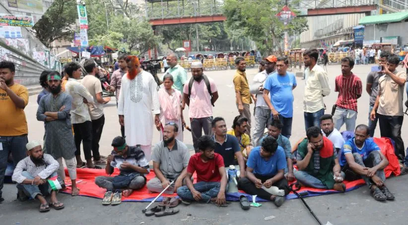 আ’লীগকে পরিপূর্ণ নিষিদ্ধের দাবিতে জুলাই আহতের অবস্থান কর্মসূচি