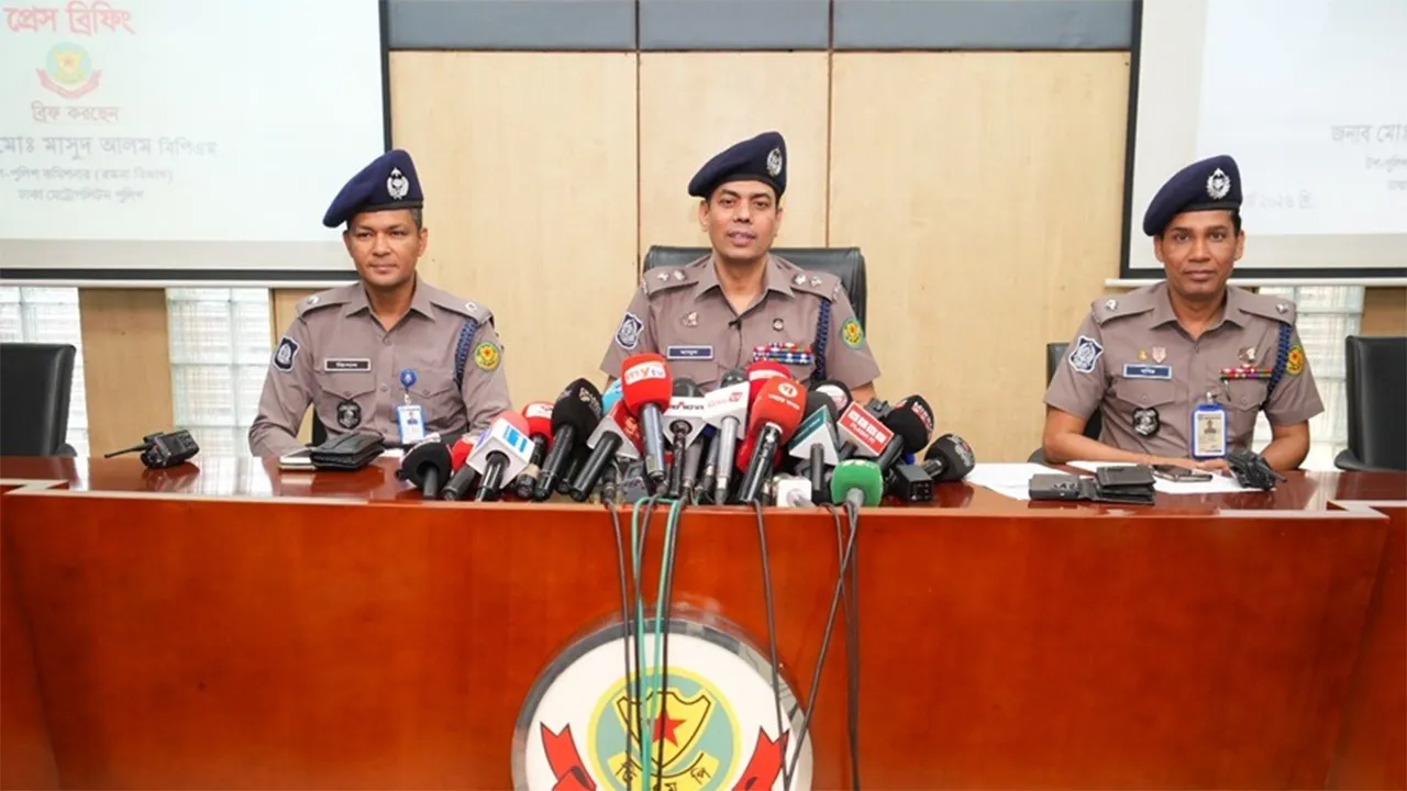 কেন্দ্রীয় শহীদ মিনারে রাকিব হত্যায় অস্ত্র-গুলিসহ গ্রেফতার ৫