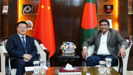 প্রধানমন্ত্রীর প্রতিরক্ষা উপদেষ্টার সাথে চীনের রাষ্ট্রদূতের সাক্ষাৎ