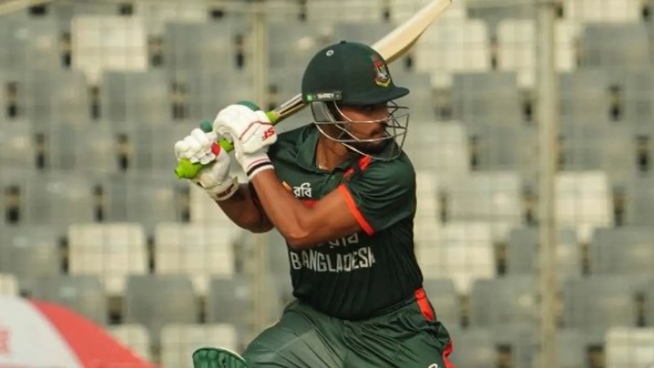 শান্তর ব্যাটে টানা দ্বিতীয় ফিফটি, ধারেকাছেই আছেন লিটন