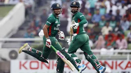 লিটন-শান্তর ব্যাটে ঘুরে দাঁড়াচ্ছে বাংলাদেশ