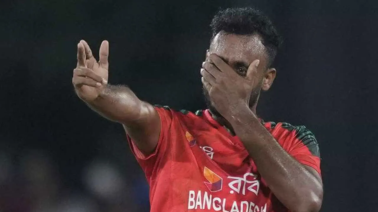 প্রথম ২ ওভারেই শ্রীলঙ্কার জোড়া উইকেট তুলে নিলো বাংলাদেশ