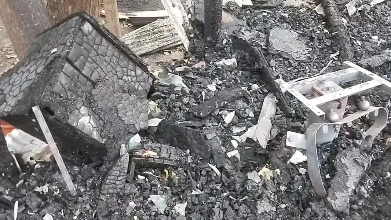 শিবচরে আগুনে ৭ দোকান পুড়ে ছাই, ক্ষতি ২০ লাখ টাকা