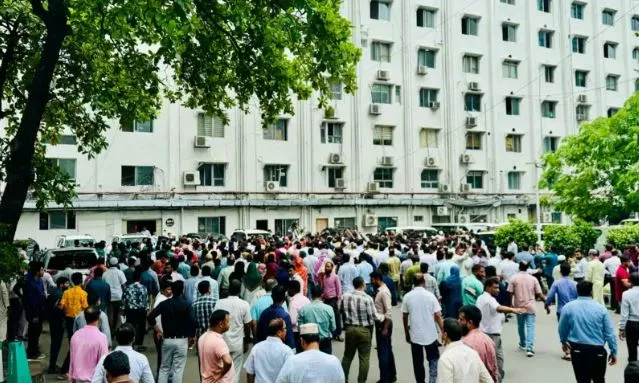অধ্যাদেশ আজকের মধ্যে বাতিল না হলে সচিবালয় অচল করে দেয়ার হুঁশিয়ারি