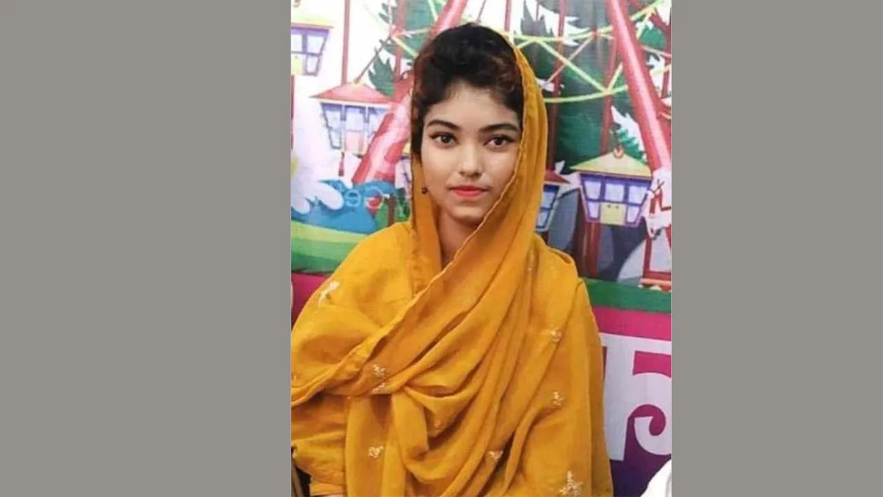 দুই বাসের রেষারেষিতে প্রাণ গেল কলেজছাত্রীর