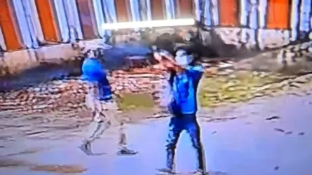 চাঁদা না দেয়ায় ব্যবসায়ীর বাড়িতে গুলি