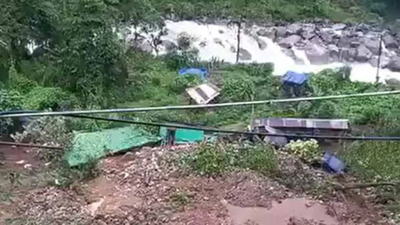 সিকিমে ফের ভূমিধস, মৃত্যু ৪