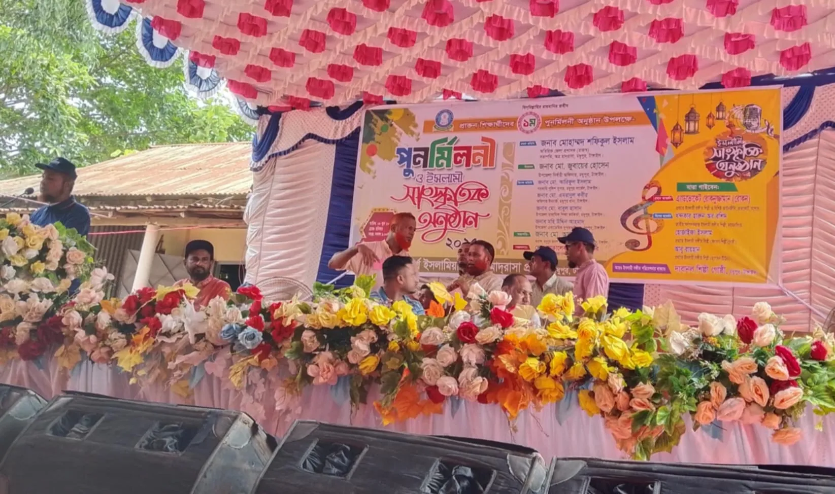 মধুপুর আদর্শ ফাজিল মাদরাসার প্রাক্তন শিক্ষার্থীদের প্রথম পুনর্মিলনী