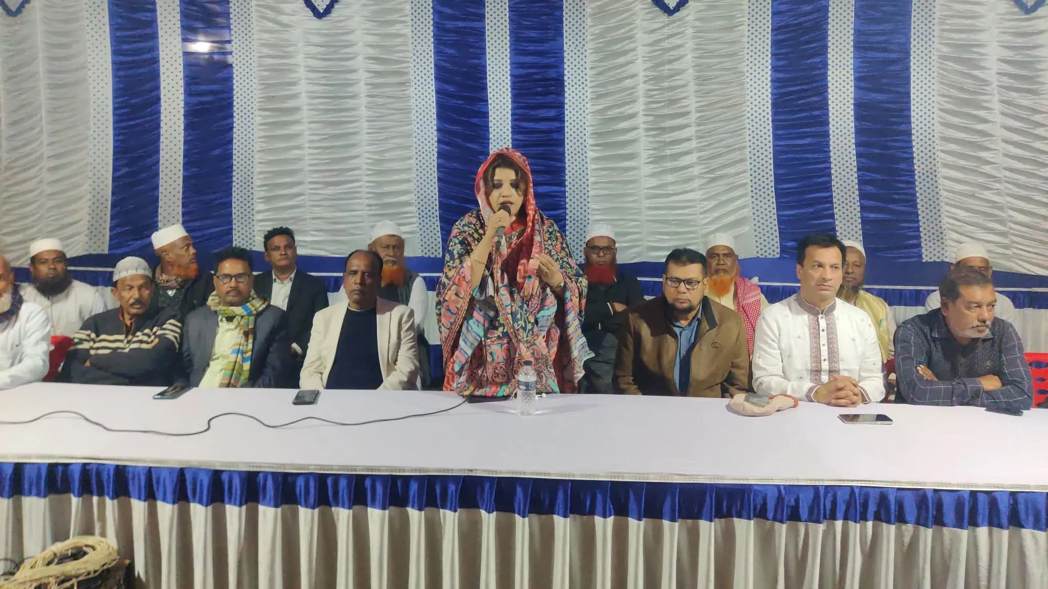 মারামারি বন্ধ করে দলের জন্য কাজ করতে হবে