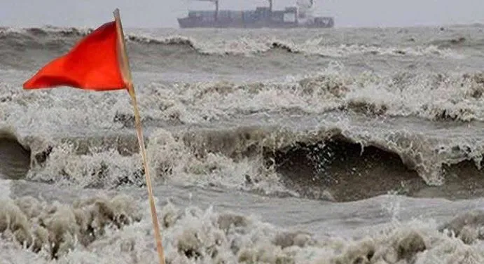 সমুদ্রবন্দরে ৩ নম্বর সতর্ক সঙ্কেত