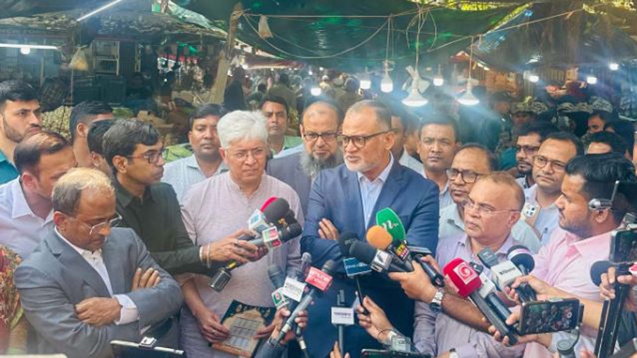 বাণিজ্য উপদেষ্টা
