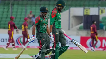 বাঁচা-মরার লড়াইয়ে আগে ব্যাট করছে বাংলাদেশ