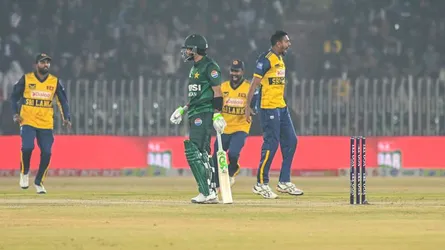 রোমাঞ্চকর লড়াইয়ে পাকিস্তানকে হারিয়ে ফাইনালে শ্রীলঙ্কা