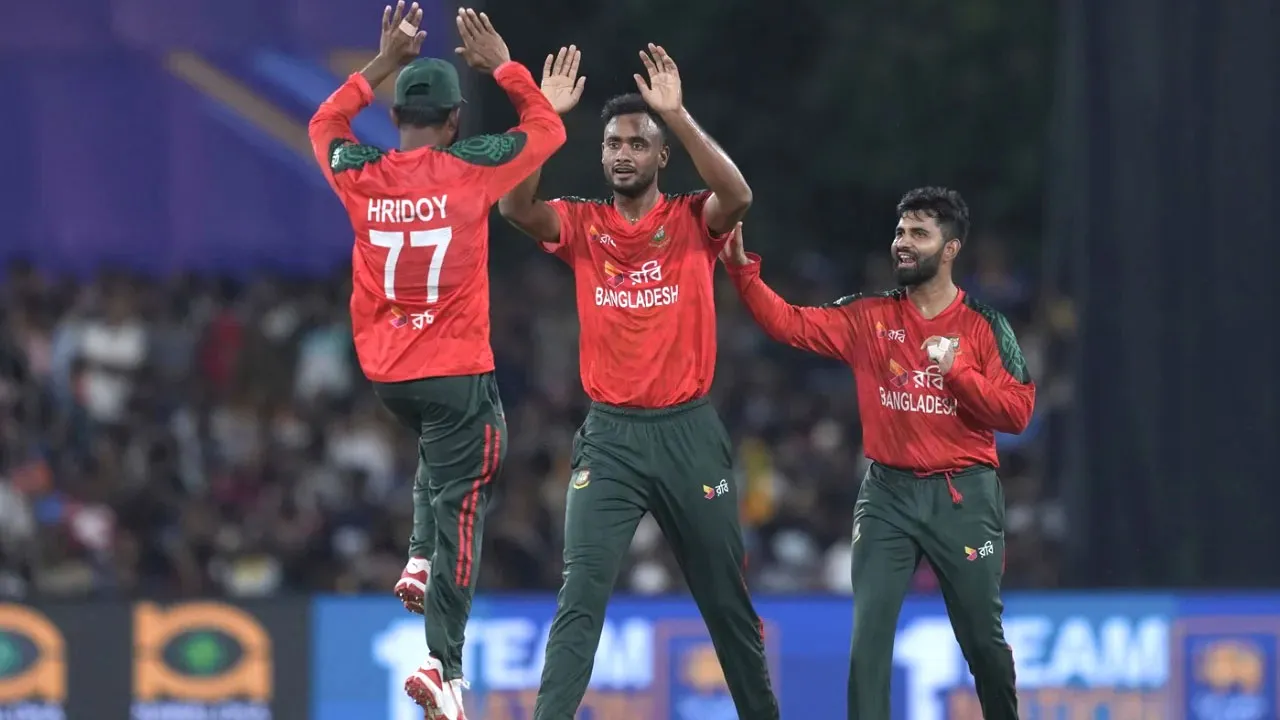 শ্রীলঙ্কাকে চেপে ধরেছে বাংলাদেশ