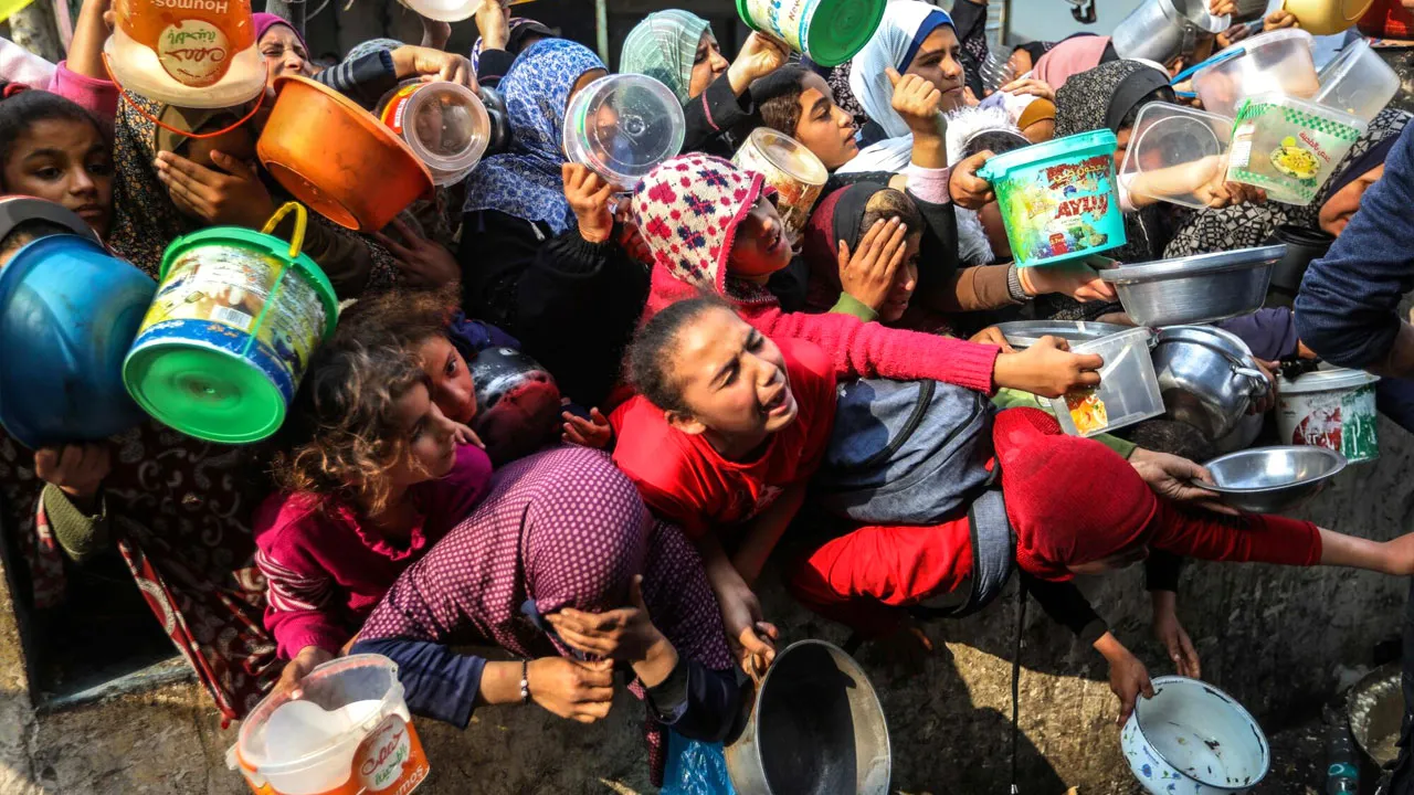 ইসরাইলকে গাজার নাগরিকদের ‘মৌলিক চাহিদা’ নিশ্চিত করতে হবে