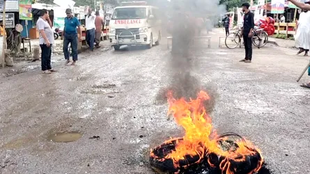 ফকিরহাটে সংসদীয় আসন বহাল রাখার দাবিতে হরতাল পালন