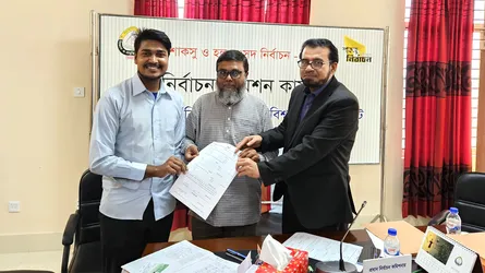 শাকসু নির্বাচন : প্রথম দিনেই মনোনয়নপত্র নিলেন ৪৬ শিক্ষার্থী