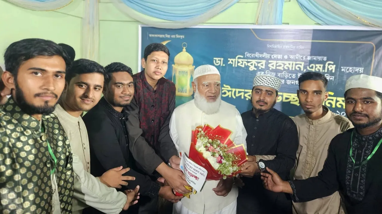 নিজ গ্রামে হাজারো মানুষের ভালোবাসায় সিক্ত জামায়াত আমির
