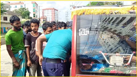 এসএমপির বিশেষ অভিযানের প্রথম দিনে ৮৭ অবৈধ যানবাহন জব্দ, ১৭ মামলা