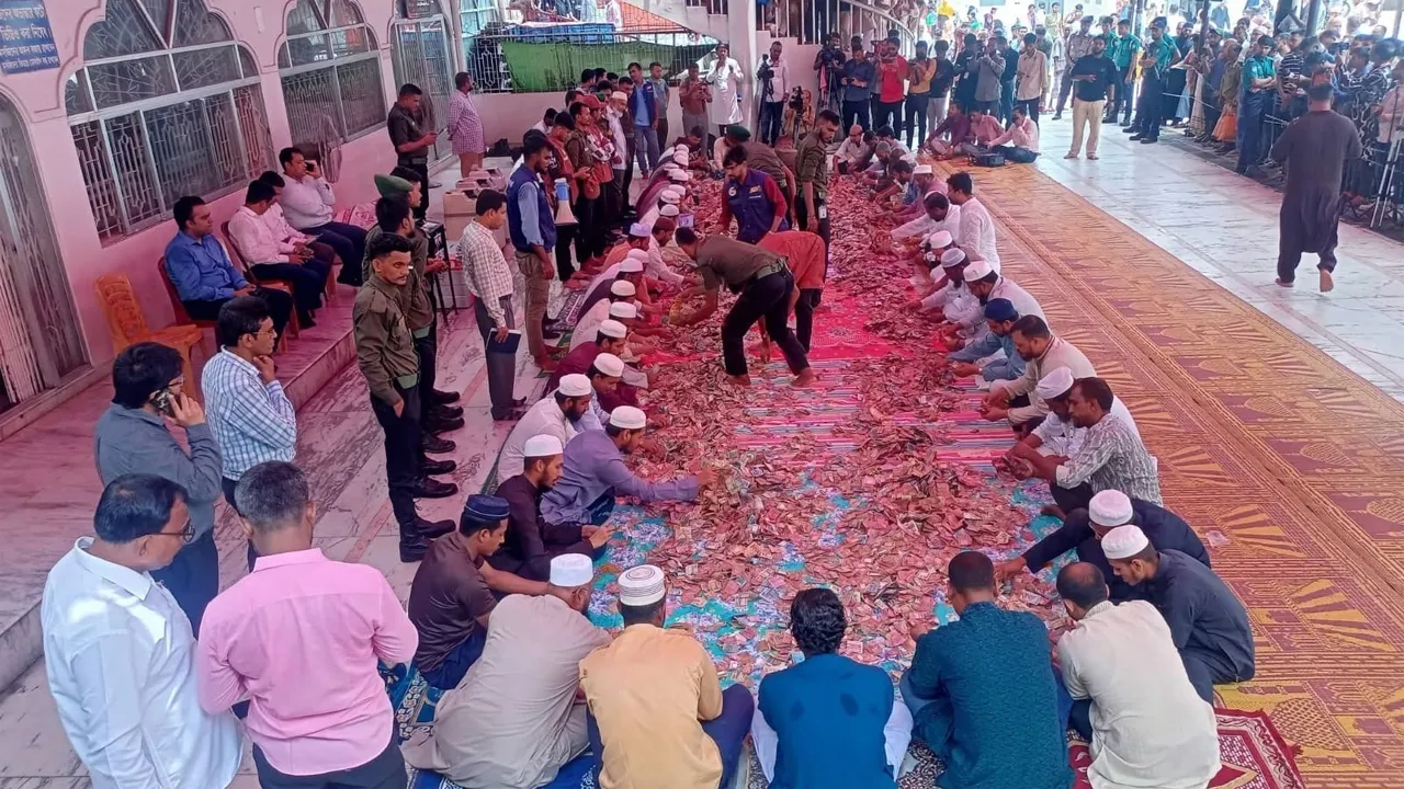১৯ দিনে শাহজালাল মাজারের দানবাক্সে ৪ বস্তা টাকা, চিঠিতে সারওয়ার আলমকে স্মরণ
