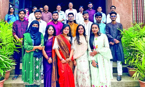ডেভেলপমেন্ট স্টাডিজ কোর্সে পড়াশোনা