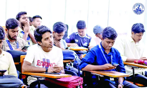 পড়াশোনার বিষয় : অর্থনীতি